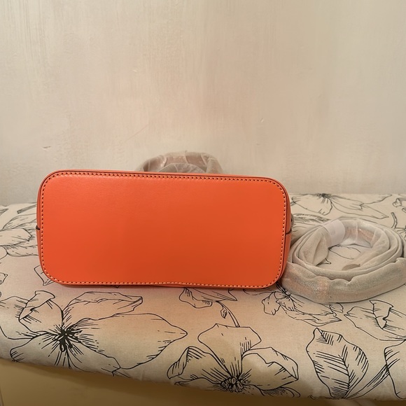 Handbag - Picture 4 of 7